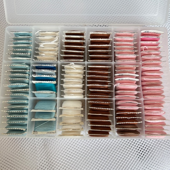 Embroidery Floss Cross Stitch Thread Lot 116 On Cards Pink Blue Brown with Case - Picture 1 of 6
